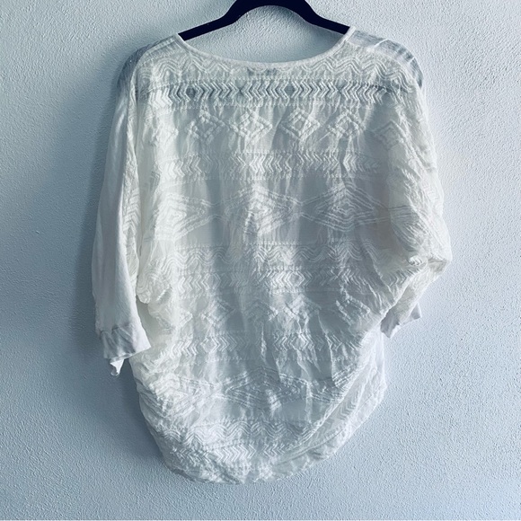 Cabi white lace aztec print back detail blouse - Picture 7 of 8